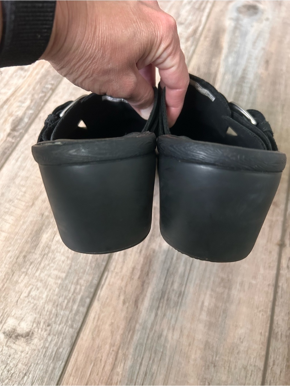 Crocs Sz 9 M Black Leather Buckle Studs Platform Clogs Heels Shoes - Picture 5 of 9